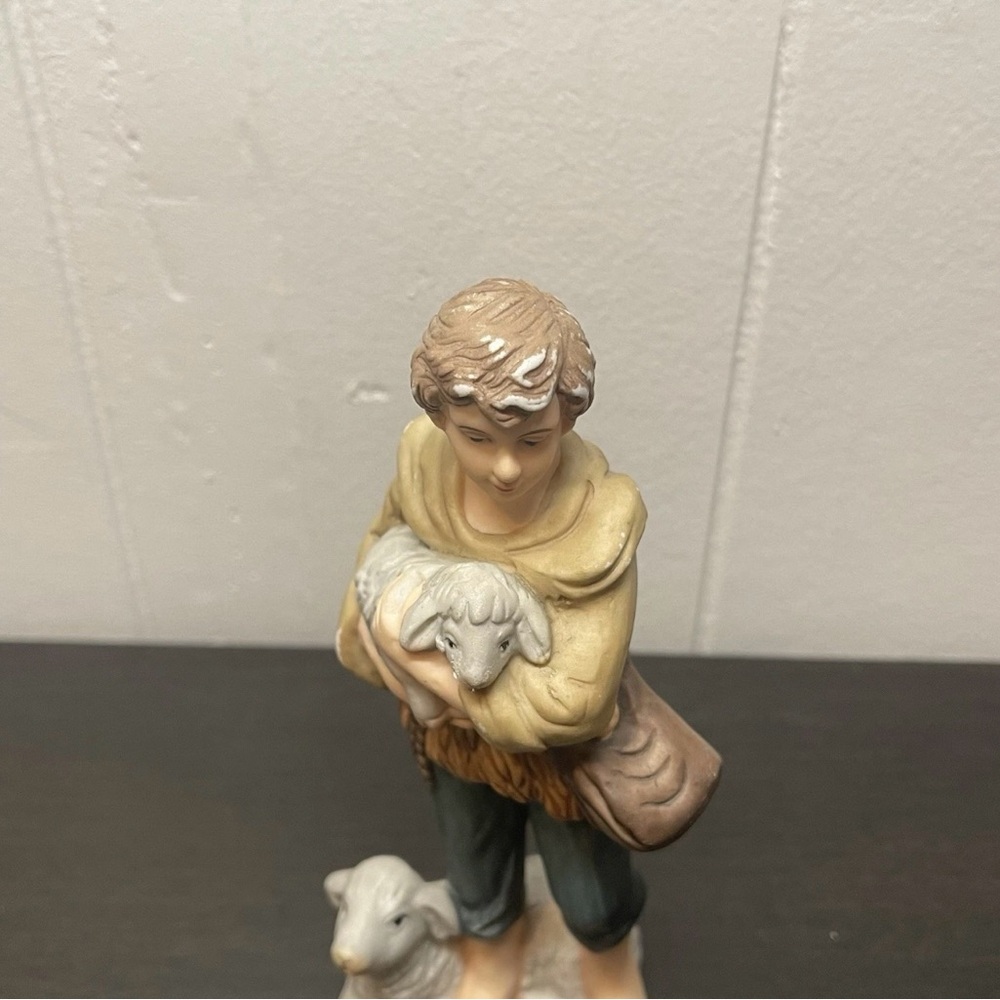 Kirkland Signature 13 piece Porcelain Nativity Set - Christmas  - Complete - Picture 5 of 16